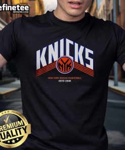 Vintage New York Knicks Basketball T-Shirt, Official Knicks Nyk design, Est. 1946, perfect for sports fans and collectors.
