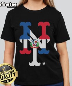 Official New York Mets 2025 Dominican Republic Flag Logo Ladies Tee featuring vibrant colors and stylish design.
