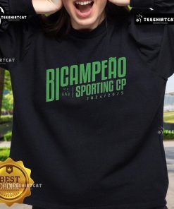 Official Sporting CP Bicampeo 24/25 sweatshirt showcasing team colors and logo, perfect for fans and collectors.