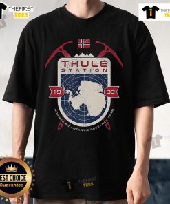 Official Thule Station 1982 Norwegian Antarctic Research Team T-Shirt featuring vintage design and expedition logo.