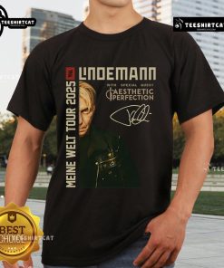 Alt Text: Top 2-Sided Till Lindemann Meine Welt Tour 2025 Rundhals T-Shirt featuring bold graphics and vibrant colors.