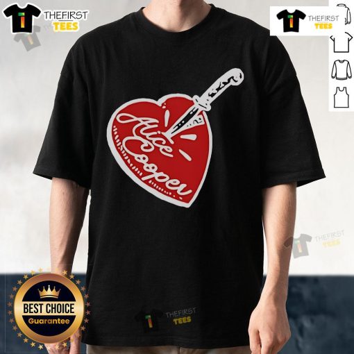 Top Alice Cooper Stab Heart Knife T-Shirt featuring a striking graphic design of a heart pierced by a knife.