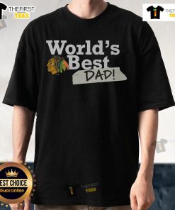 Alt Text: Top Chicago Blackhawks World's Best Dad T-Shirt featuring team colors and logo, perfect gift for Blackhawks fans.