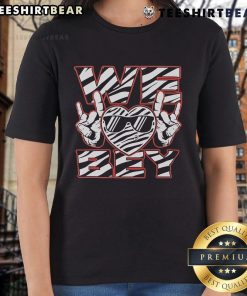 Stylish 'We Heart Bey' Ladies Tee featuring Chris Bey design, perfect for fans of wrestling and fashion enthusiasts.