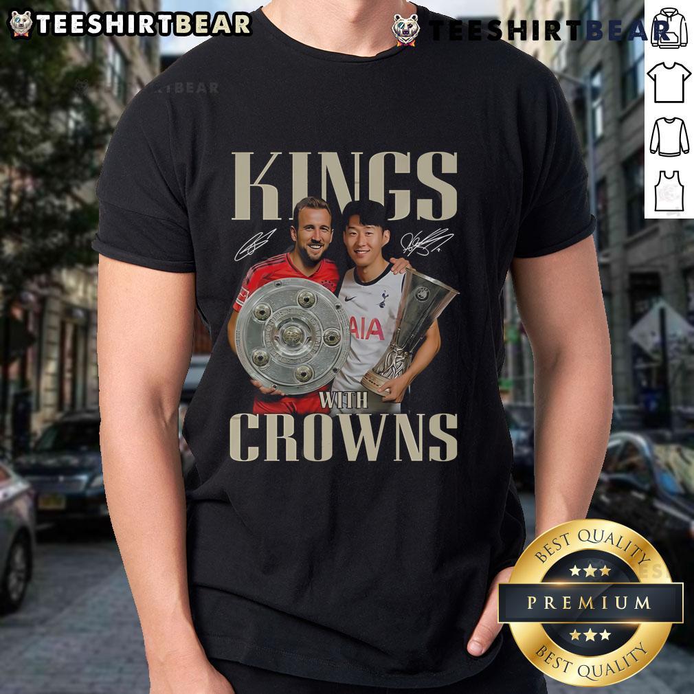 Top Harry Kane X Son Heung Min Kings With Crowns Limited Edition T Shirt Alt Text: Limited edition t-shirt featuring Harry Kane and Son Heung-Min as crowned kings, perfect for fans of the duo.