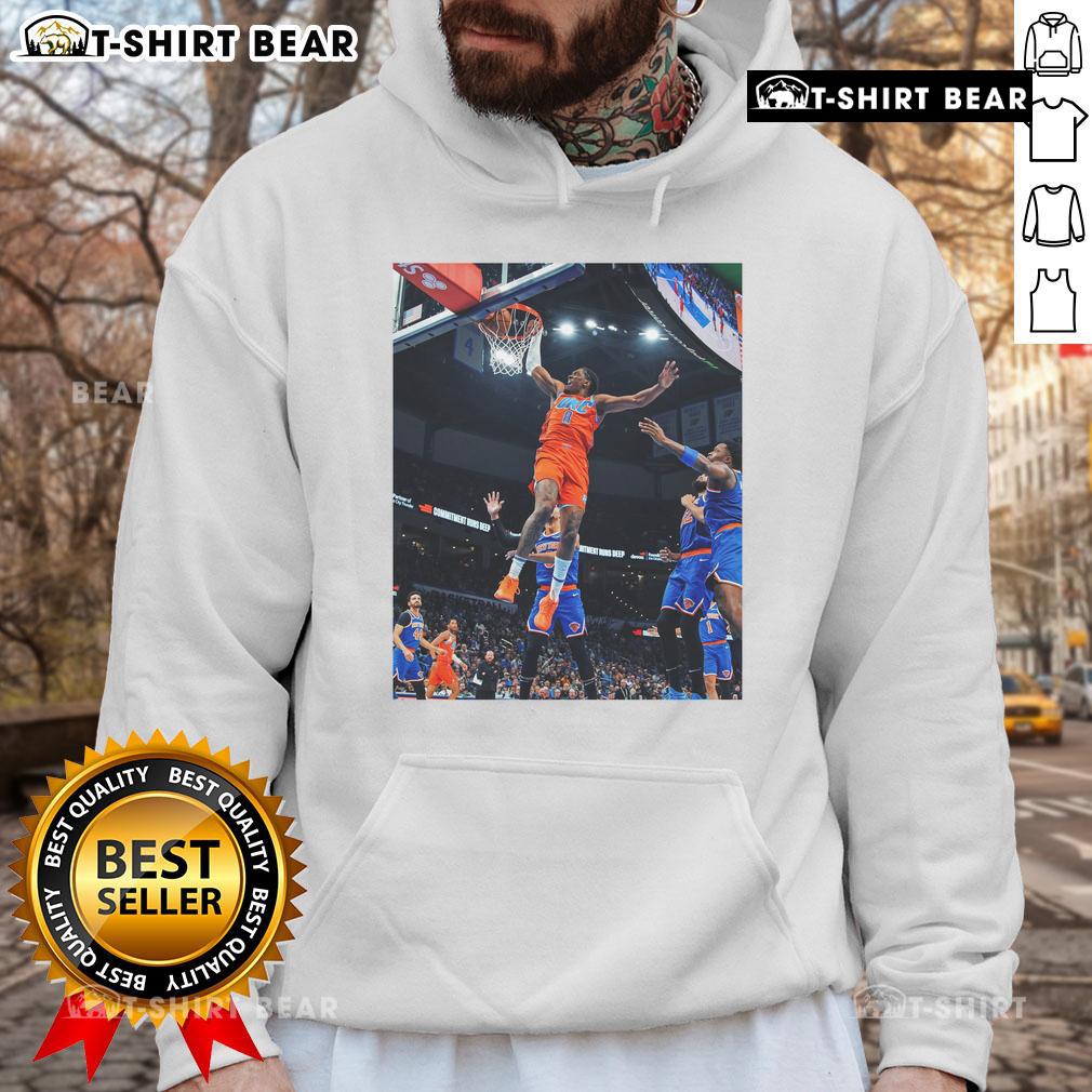 Top Jalen Williams Flying Score Black Game Frames Oklahoma Hoodie Top Jalen Williams flying score in black game frames, showcasing Oklahoma hoodie style and athleticism on the court.