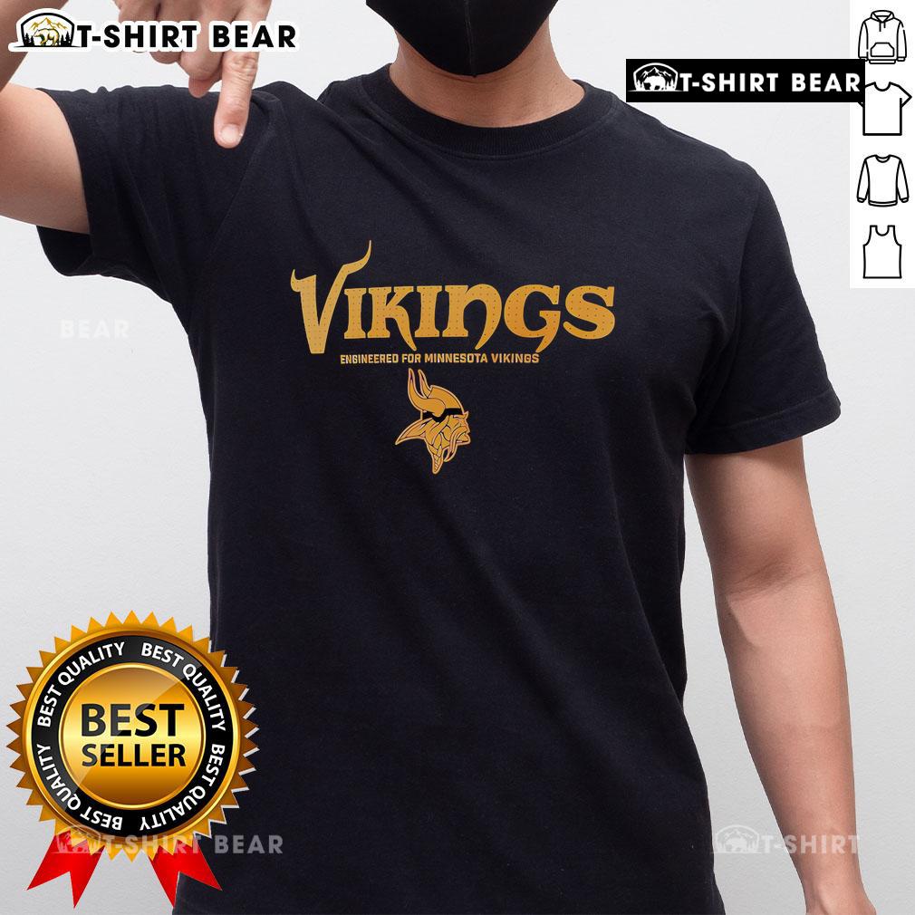 Top Minnesota Vikings Nike Sideline Performance T Shirt Alt Text: Minnesota Vikings Nike Sideline Performance T-Shirt in team colors, perfect for fans and athletes on game day.