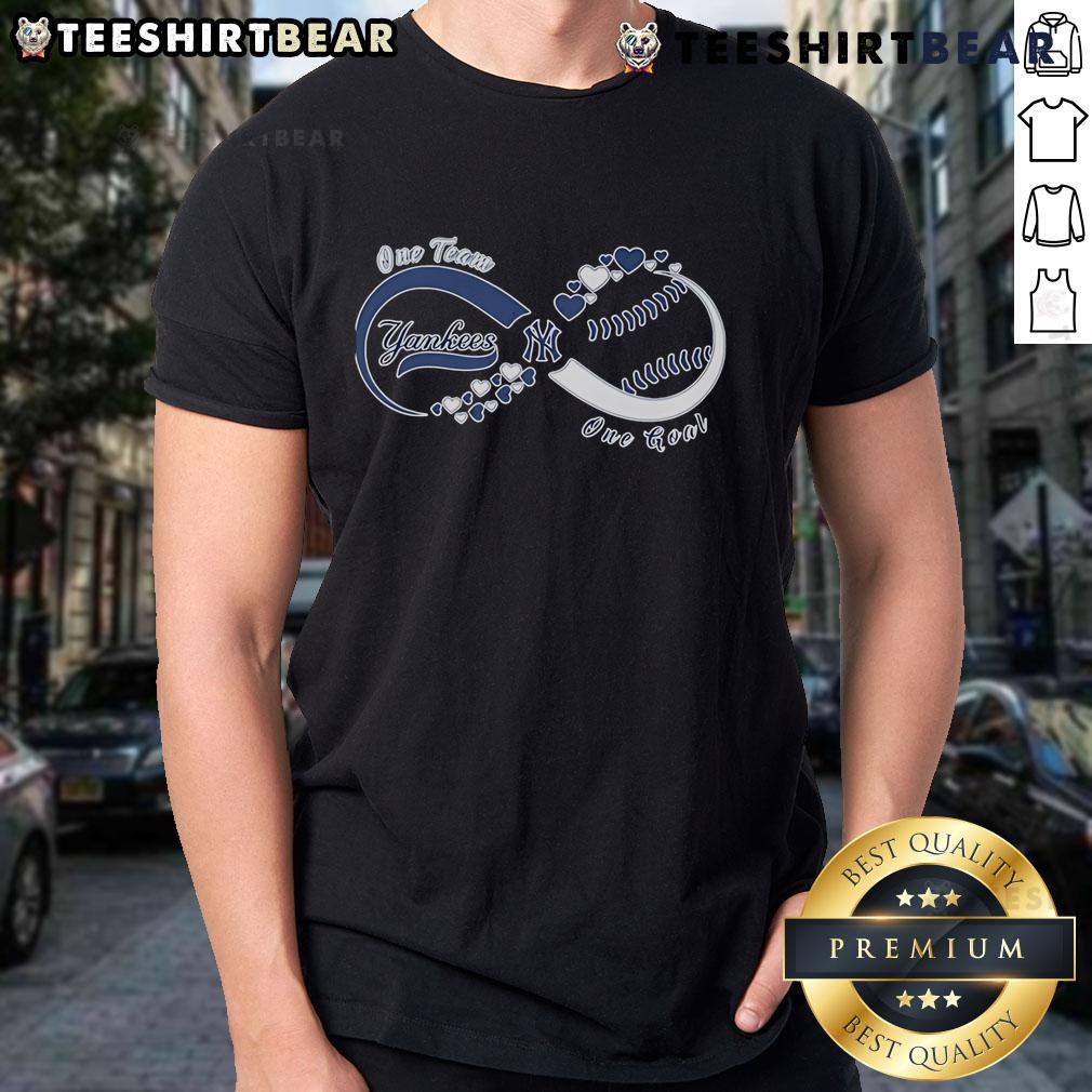 Top New York Yankees One Team. One Goal One Love T Shirt Alt Text: Top New York Yankees One Team. One Goal One Love T-Shirt featuring team logo and slogan in bold graphics.