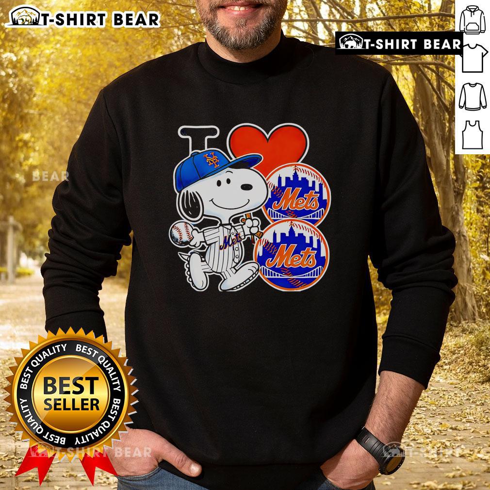 Top Snoopy I Love New York Mets Sweatshirt Alt Text: Top Snoopy I Love New York Mets sweatshirt featuring iconic cartoon design, perfect for baseball fans and collectors.