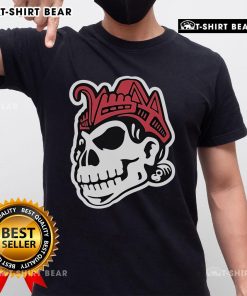 Top Som Skull Decorative Pillowcase T-Shirt featuring a striking skull design on a cozy pillowcase.