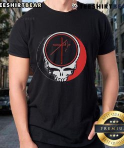 Top Uniform Dead Skull T-Shirt featuring a striking skull graphic, perfect for edgy streetwear and casual fashion.