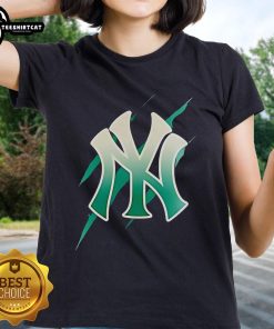 Nice Jurassic World Rebirth New York Yankees Logo Ladies Tee