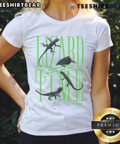 Awesome lizard soaking up the sun on a vibrant ladies tee, perfect for outdoor adventures and sunny days.
