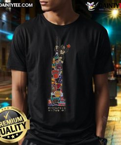 Alt Text: Awesome New York Knicks Hardwood Classics King Kong T-Shirt featuring iconic graphics and vibrant colors.