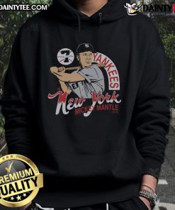 Awesome New York Yankees Mickey Mantle 7 Signature Hoodie featuring classic design and iconic player tribute.