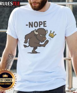 Awesome No Kings Buffalo T-Shirt featuring a bold graphic design for casual wear and Buffalo fans.