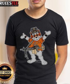 Awesome San Francisco Giants Lou Seal mascot t-shirt featuring a soldier's helmet design, perfect for fans and collectors.