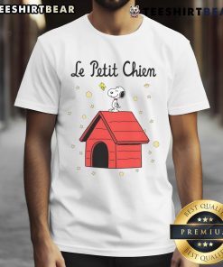 Alt Text: Adorable Le Petit Chien Snoopy T-shirt featuring a playful Snoopy design perfect for dog lovers and casual wear.