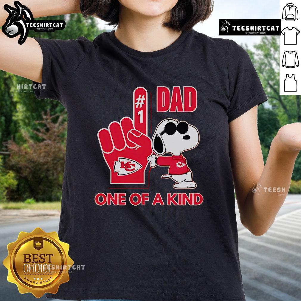 Good Snoopy Tampa Bay Buccaneers #1 Dad One Of A Kind Ladies Tee