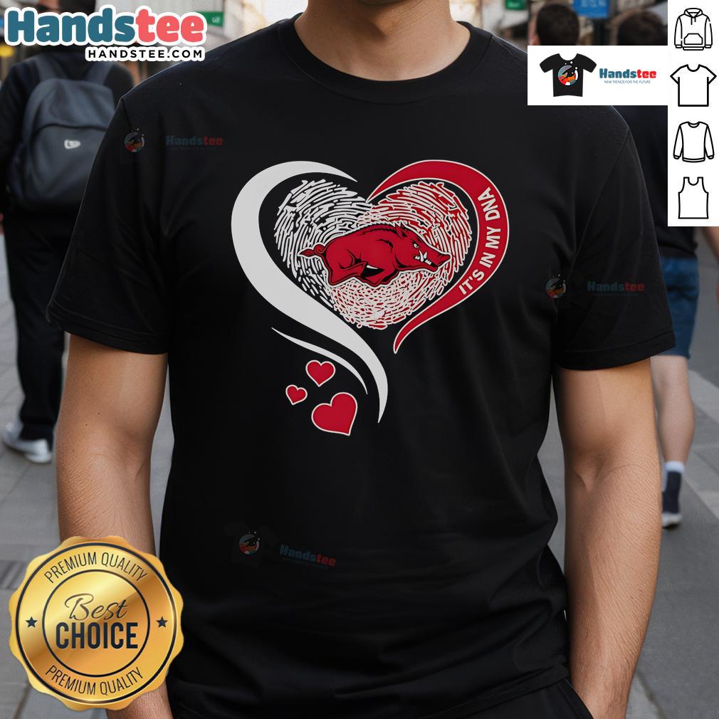 Nice Fingerprint Heart It'S In My Dna Arkansas Razorbacks T Shirt Nice Fingerprint Heart Arkansas Razorbacks T-Shirt showcasing DNA design, perfect for fans and alumni of the team.