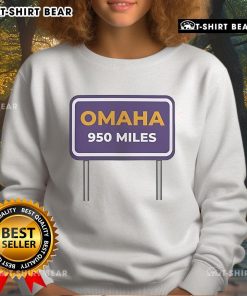 Cozy Nice Omaha Distance 950 Miles sweatshirt in gray, perfect for travel lovers and fans of Omaha.