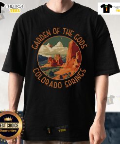 Alt Text: Premium Garden Of The Gods Colorado Springs distressed circle t-shirt featuring a vintage design and scenic graphics.
