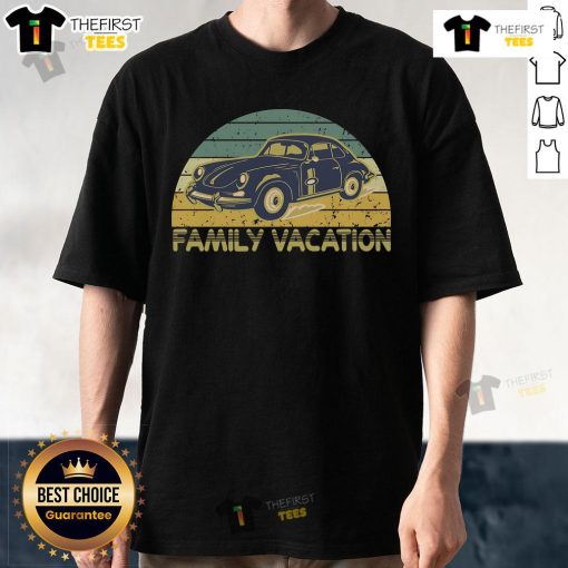 Alt Text: Premium vintage retro family vacation t-shirt featuring an old classic car, perfect for nostalgic travel lovers.