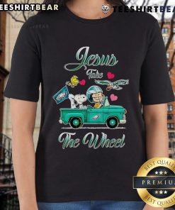 Top Jesus Take The Wheel Philadelphia Eagles Snoopy driving in a car on ladies tee shirt design.