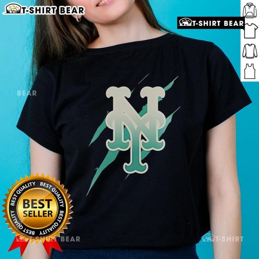 Top Jurassic World Rebirth New York Mets logo ladies tee featuring vibrant design for baseball fans.