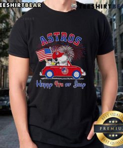 Alt Text: Top Snoopy and Woodstock Astros Happy 4th of July T-Shirt featuring cartoon characters celebrating Independence Day.