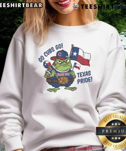Alt Text: Awesome Chicago Cubs Frog sweatshirt featuring Texas pride flag design - Go Cubs Go!