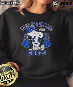 Alt Text: Cute Snoopy wearing an Indianapolis Colts sweatshirt, embodying the spirit of fandom and cozy comfort.