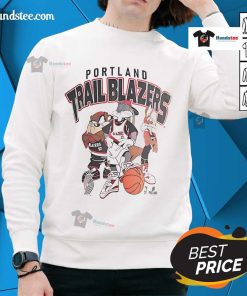 Vintage 00s Looney Tunes Portland Trail Blazers NBA sweatshirt featuring classic cartoon graphics and sports style.