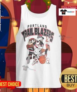 Vintage 00s Looney Tunes Portland Trail Blazers NBA sports tank top featuring iconic cartoon characters in vibrant colors.
