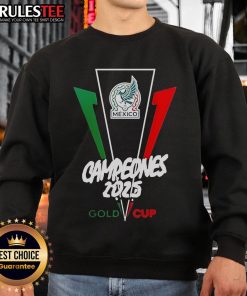 Official Mexico Campen de la Copa Oro de la Concacaf 2025 logo on a stylish sweatshirt for fans.