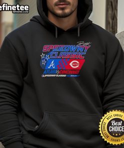 Official MLB Speedway Classic 2025 hoodie featuring Cincinnati Reds vs Atlanta Braves logo, perfect for baseball fans.