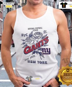 Official New York Giants tank top featuring team logo, established 1925, perfect for NFL fans and casual wear.