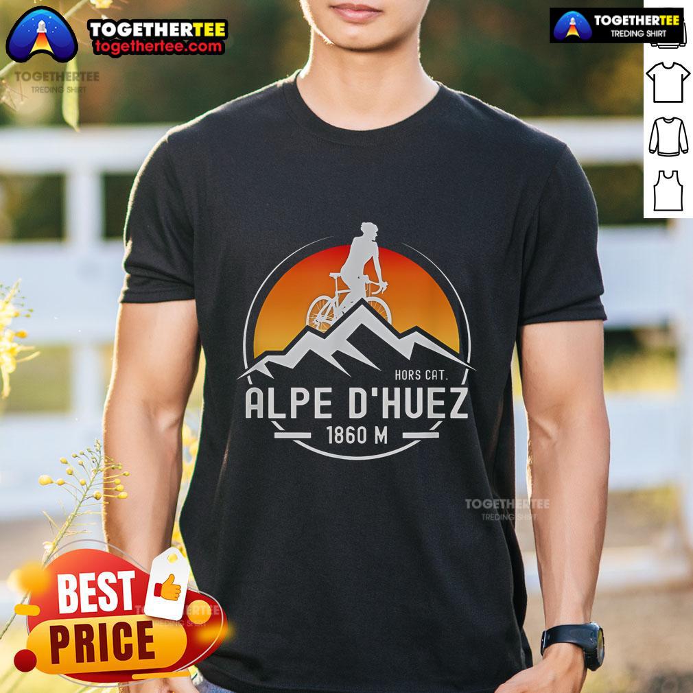 Pretty Hors Cat Alpe D'Huez 1860M Cycling T Shirt Pretty Hors Cat Alpe D'Huez 1860M cycling t-shirt featuring a vibrant design for cycling enthusiasts and mountain lovers.