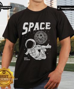 Alt Text: Pretty space astronaut exploring the universe on a stylish T-shirt, perfect for space enthusiasts and fashion lovers.