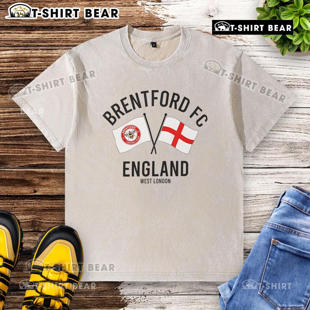 Top Brentford Fc England West London Washed T Shirt Top Brentford FC England West London washed t-shirt featuring the club logo, ideal for fans and casual wear.