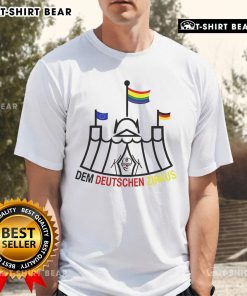 Alt Text: Top Dem Deutschen Zirkus T-Shirt featuring vibrant circus graphics and bold typography, perfect for circus enthusiasts.