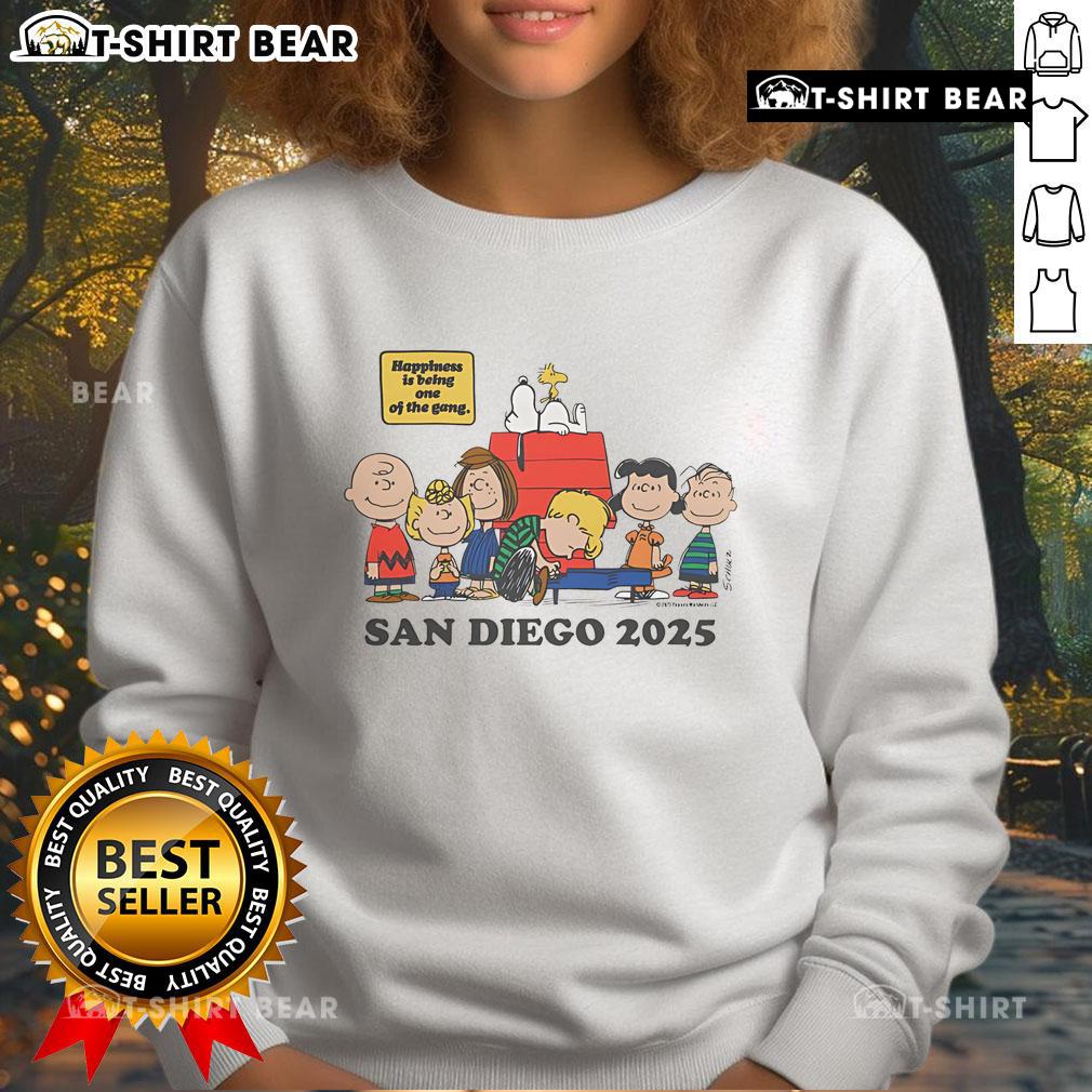 Top Peanuts Happinesss Is Being One Of The Gang San Diego 2025 Sweatshirt Top Peanuts sweatshirt featuring 'Happiness is Being One of the Gang' design, perfect for fans in San Diego 2025.