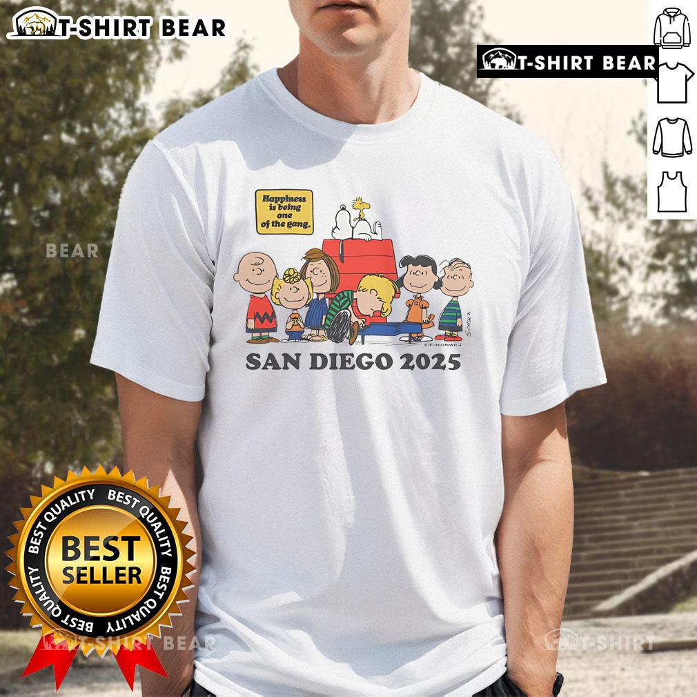 Top Peanuts Happinesss Is Being One Of The Gang San Diego 2025 T Shirt Alt Text: Top Peanuts Happiness Is Being One Of The Gang San Diego 2025 T-Shirt featuring iconic Peanuts characters in vibrant colors.