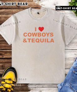 Nice I Love Cowboys and Tequila washed t-shirt in vintage style, perfect for country fans and casual outings.