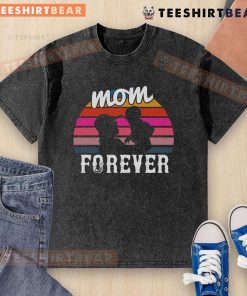Alt Text: Awesome Mom Forever Retro Sunset Washed T-Shirt featuring a vibrant sunset graphic and stylish vintage design.