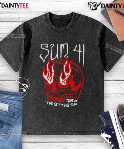 Awesome Sum 41 Tour Skull Washed T-Shirt featuring a unique design, perfect for fans of the band and casual wear.