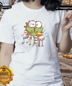 Funny frog with a drum on a cute ladies' tee, perfect for animal lovers and music enthusiasts.