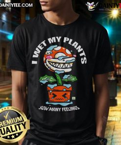 Funny 'I Wet My Plants' carnivorous pot plant T-shirt showcasing humor for plant lovers and gardeners.