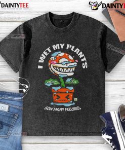 Funny 'I Wet My Plants' T-shirt featuring a carnivorous pot plant, perfect for plant lovers and humor enthusiasts.
