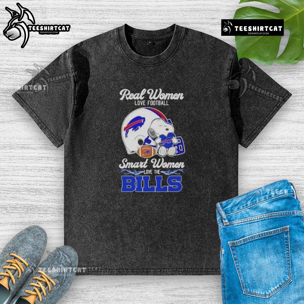Good Snoopy Real Women Love Football Smart Women Love The Buffalo Bills Washed T-Shirt Good Snoopy Real Women Love Football Smart Women Love The Buffalo Bills washed t-shirt, showcasing a stylish football theme.